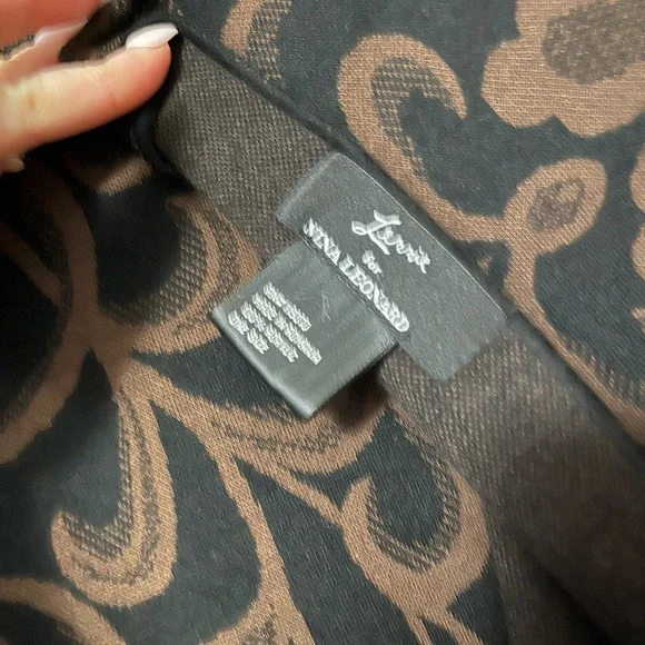 Nina Leonard Black and Brown Wrap Scarf - Picture 4 of 4